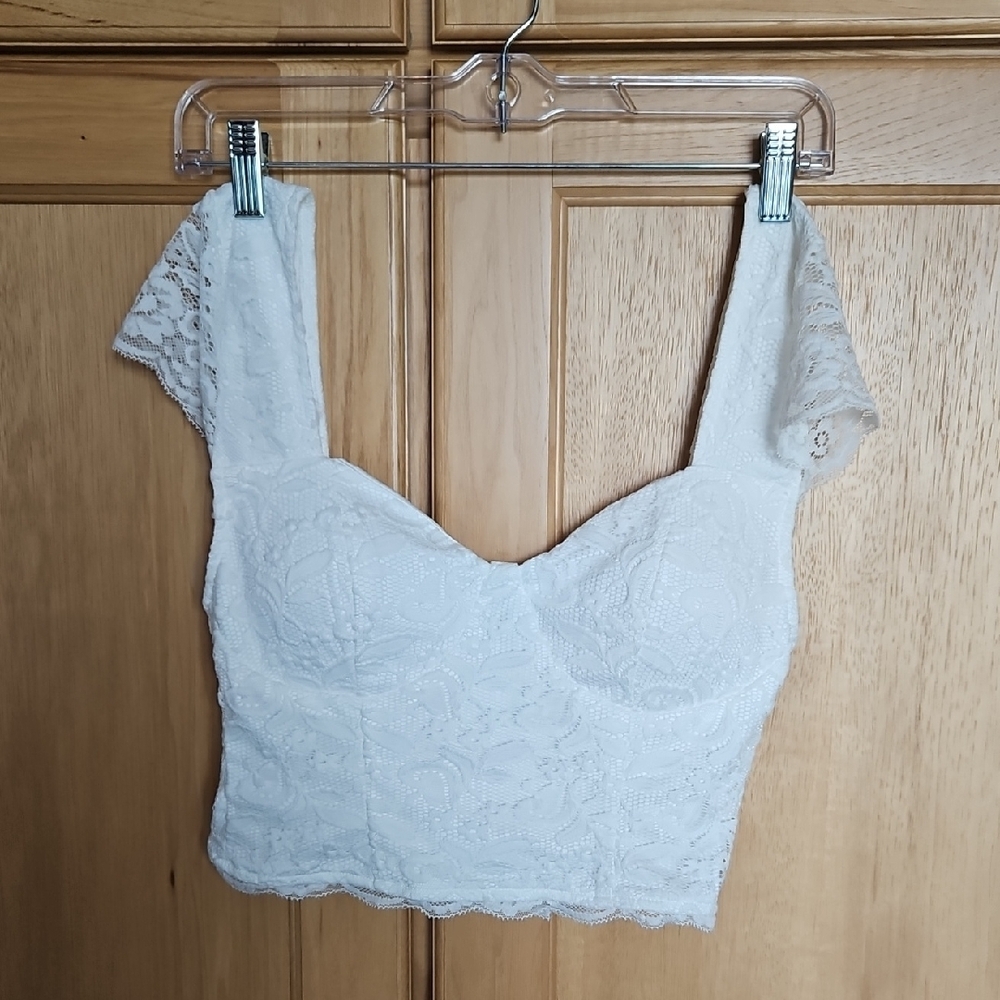 Lulu's White Lace Crop Top